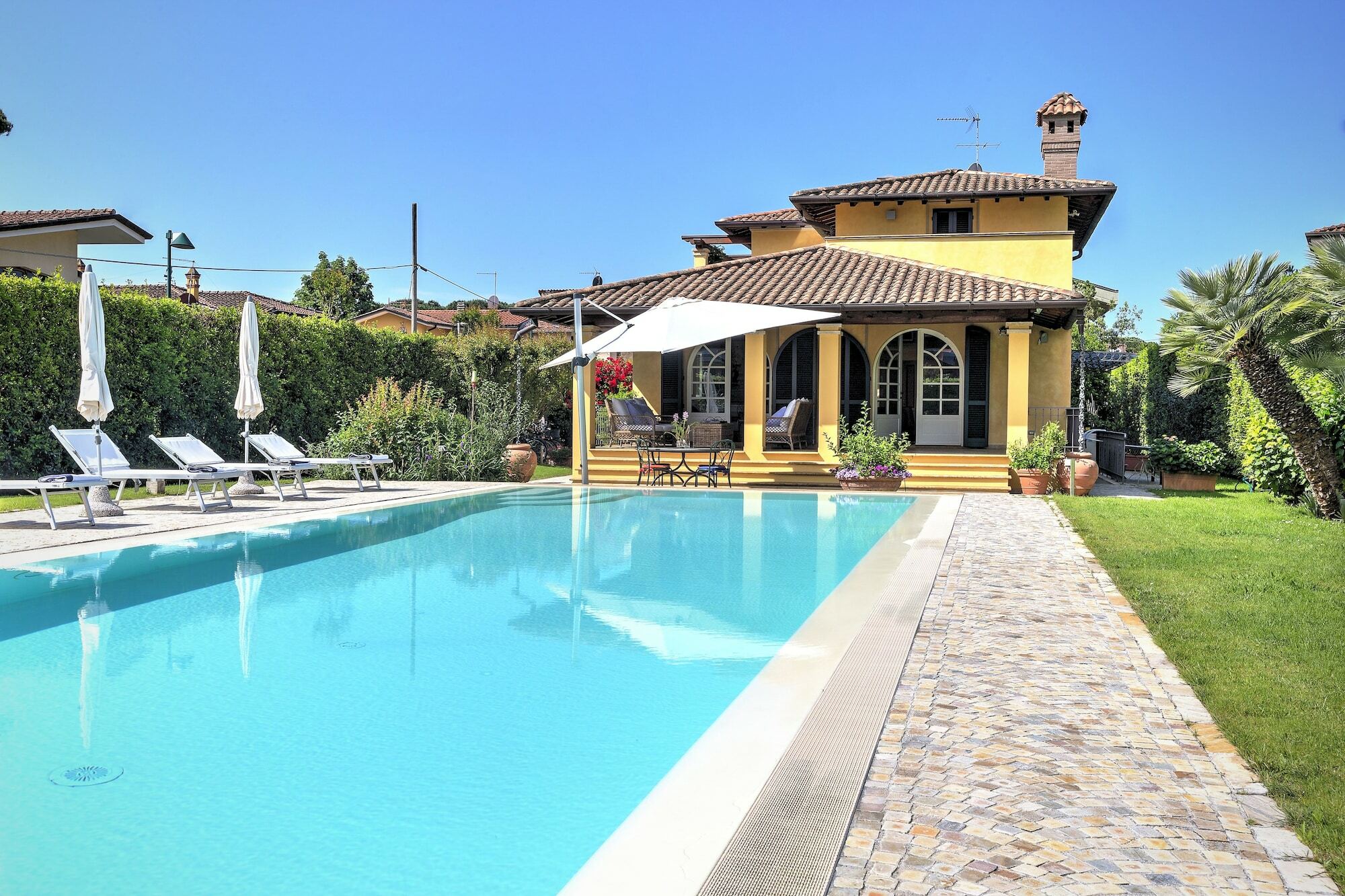 Relais Di Alice- Adults Only Acomodação com café da manhã Forte dei Marmi Exterior foto
